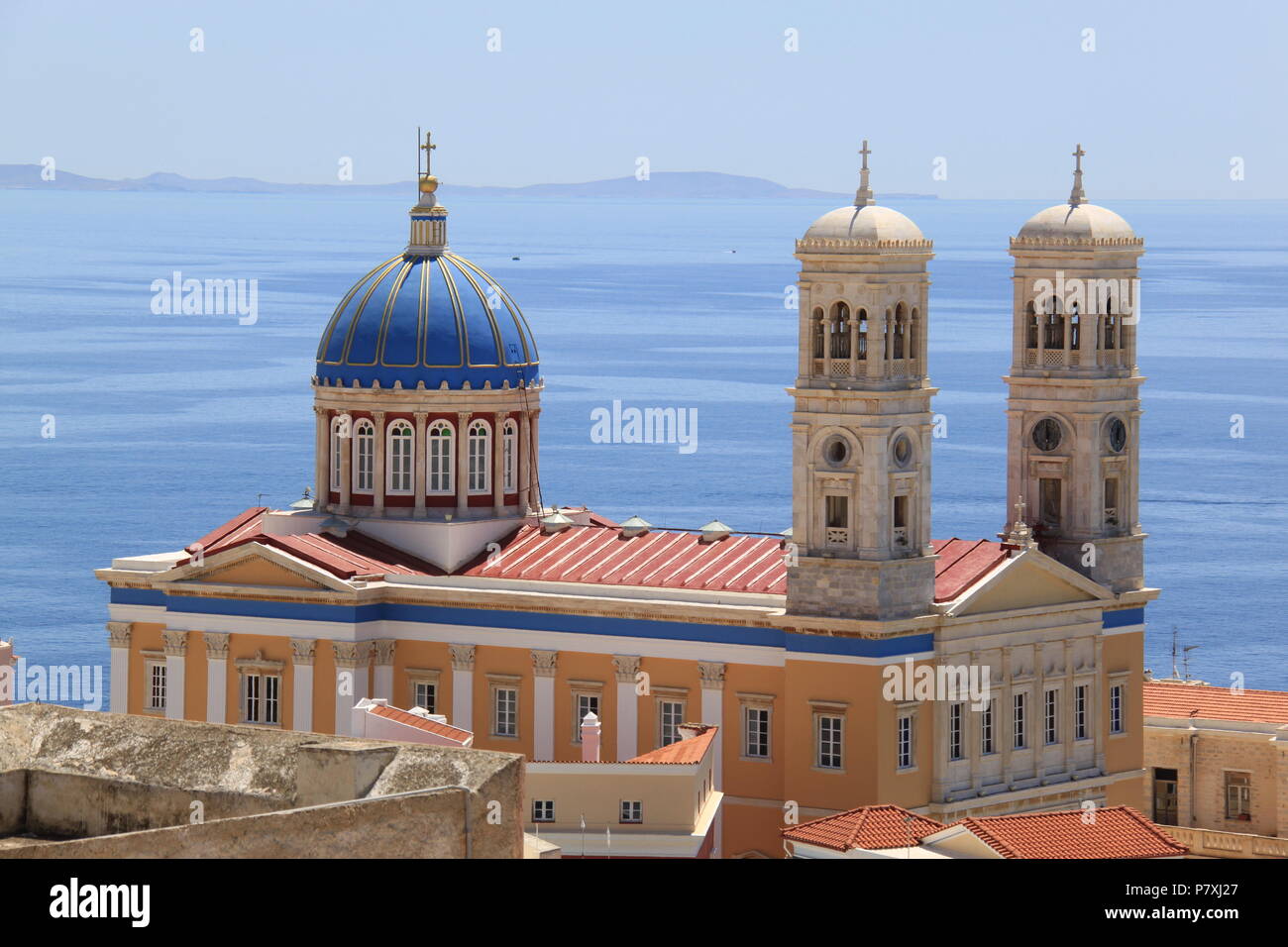 Vista del magnifico Agios Nikolas, Ano Syros, Syros Island, a sud del Mar Egeo, Grecia, Peter Grant Foto Stock
