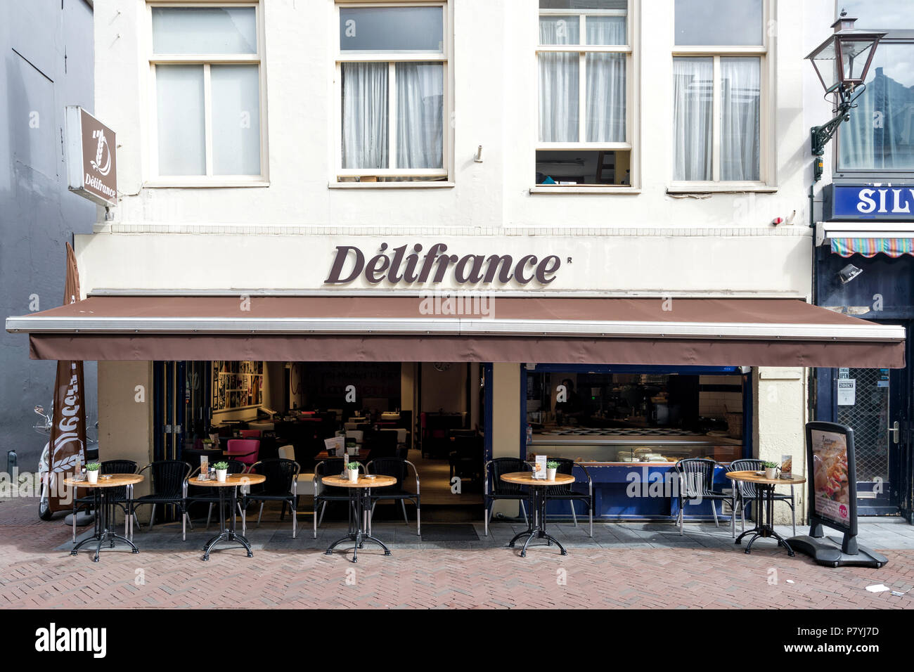 Delifrance filiale a Leiden, NL. Delifrance è un panificio società che serve lo stile francese di prodotti da forno in oltre 50 Paesi dei cinque continenti. Foto Stock