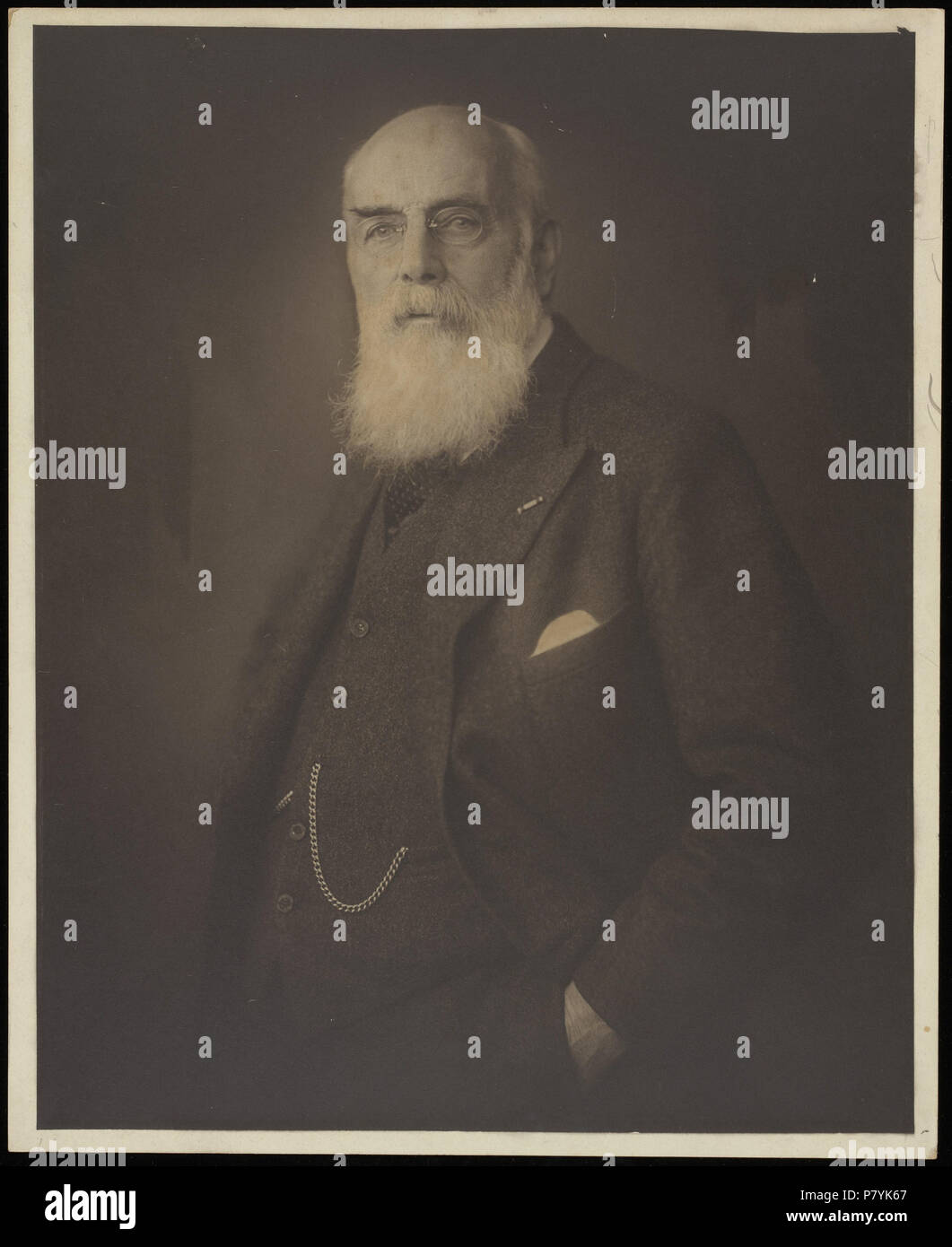 Nederlands: Beschrijving Jhr. A.W.G. van Riemsdijk (1878-1930), Directeur van het Rijksmuseum Documenttype foto Vervaardiger Merkelbach, Jacob Collectie Collectie Atelier J. Merkelbach Datering 1920 ca. Inventarissen http://archief.amsterdam/archief/10164/35060 Afbeeldingsbestand MBAD00080000001 generato con Dememorixer . circa 1920 218 Giacobbe Merkelbach, AFB MBAD00080000001 Foto Stock