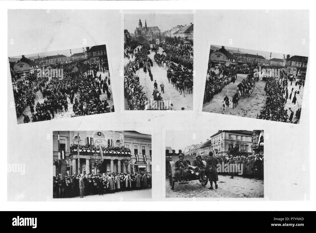 Inglese: Vivere il decimo e undicesimo di novembre, 1938. Gli ungheresi in attesa per le truppe di Ungheria sulle strade di Kassa. Sul lato posteriore: UN FELVIDÉK FELSZABULÁSÁNAK EMLÉKÉRE KASSA 1938. Nov. 10-11 SÁRAI BUDAPEST ROTÁCIÓS FÉNYKÉPSOKSZOROSÍTÓ Timbro convalida: Kassa visszatért (Kassa restituito). Pubblicato sotto la licenza Creative Commons nel DVD Metapolisz linea. Un felvételek un képeslapon 1938 novembre 10-én és 11 -én készültek. Ünnepl magyarok fogadják un bevonuló magyar csapatokat Csehszlovákia széthullását követen. Un felhasznált bélyegzett képes levelezlap hátoldalán un következ szöveg: UN FELVIDÉK F Foto Stock