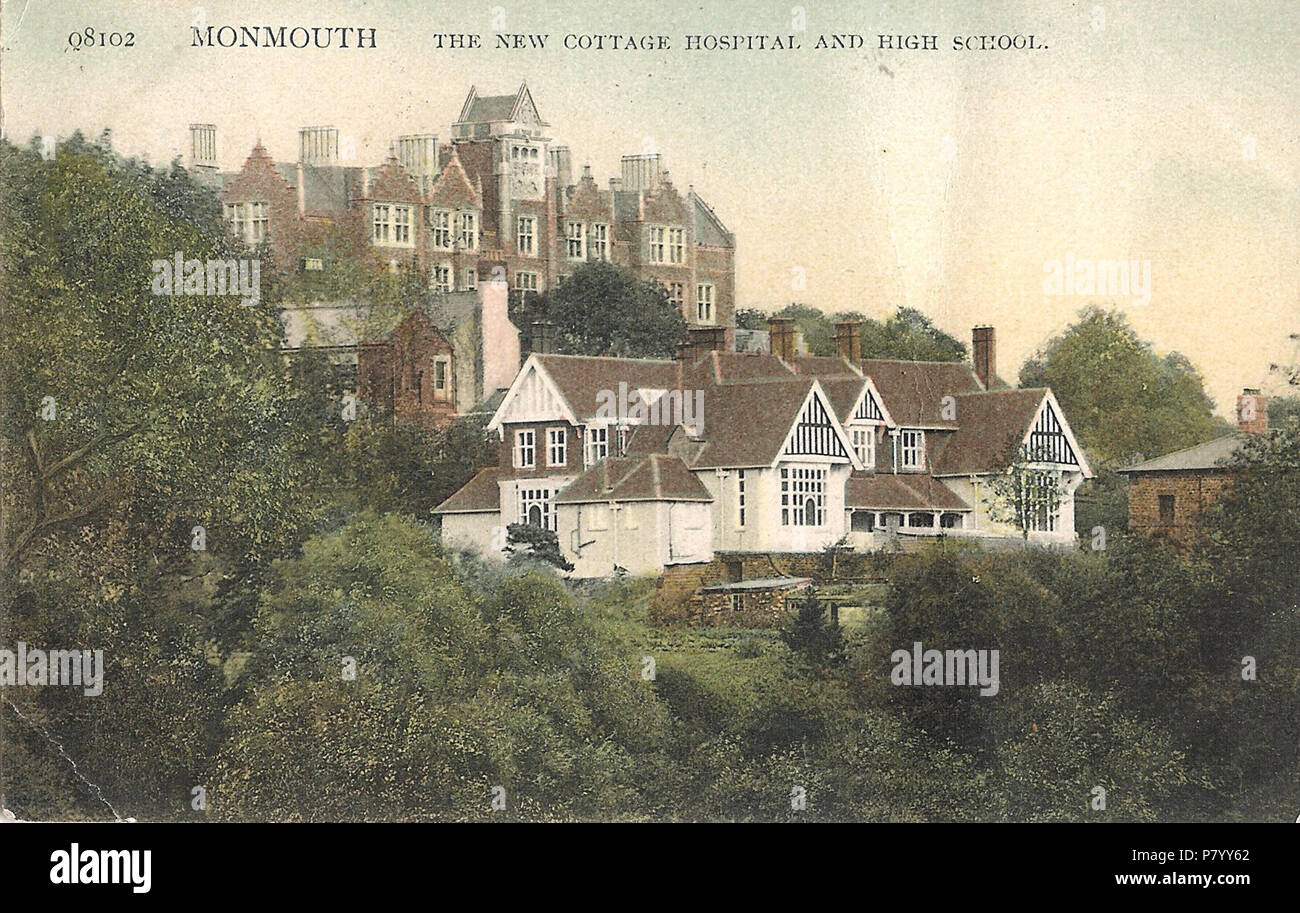 Inglese: High School ed ex ospedale Cottage Monmouth - 1909 . 2 agosto 2010 192 di alta scuola e vecchio ospedale Monmouth - 1909 Foto Stock