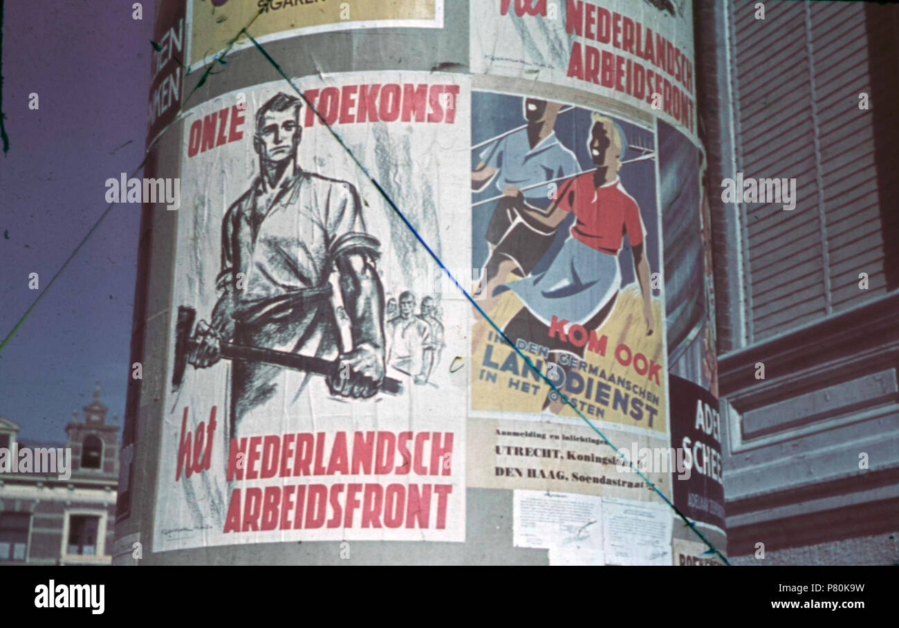 . La Propaganda affiches. Nederlands: Affiche incontrato propaganda voor het Nederlandsche Arbeidsfront. Deze foto è afkomstig uit het archief van de Fotodienst der NSB. Data sconosciuta 321 Propaganda affiches - der Fotodienst NSB - NIOD - 210945 Foto Stock