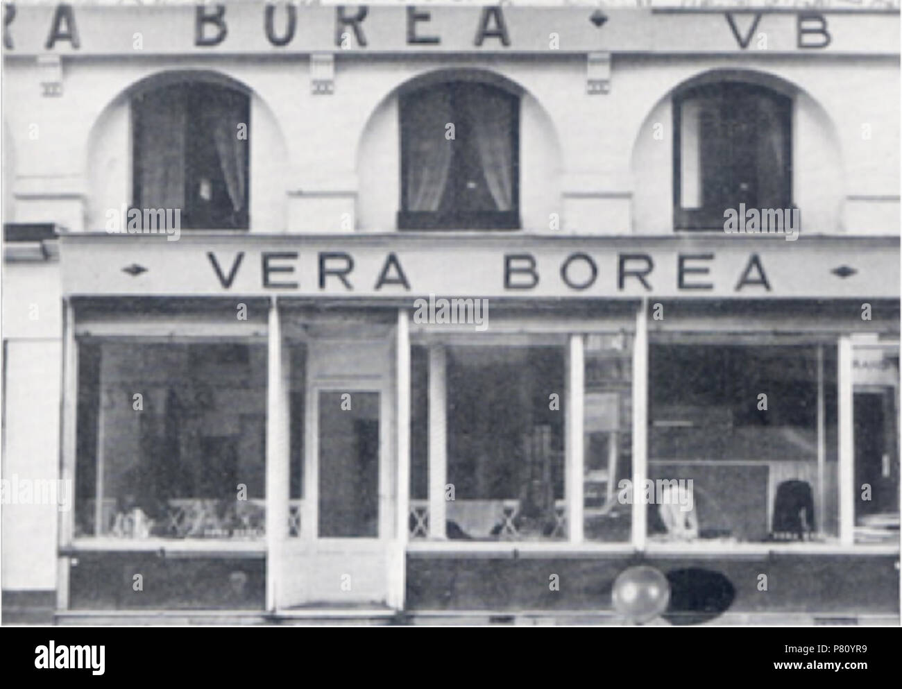 386 VERA BOREA-SHOP WINDOW-circa 1949 Foto Stock