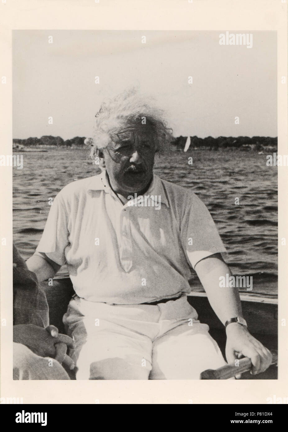 Watch Hill Rhode Island, Stati Uniti d'America 148 ETH-BIB-Einstein, Albert (1879-1955) als Segler an der Pinne-Portrait-Portr 03124 Foto Stock
