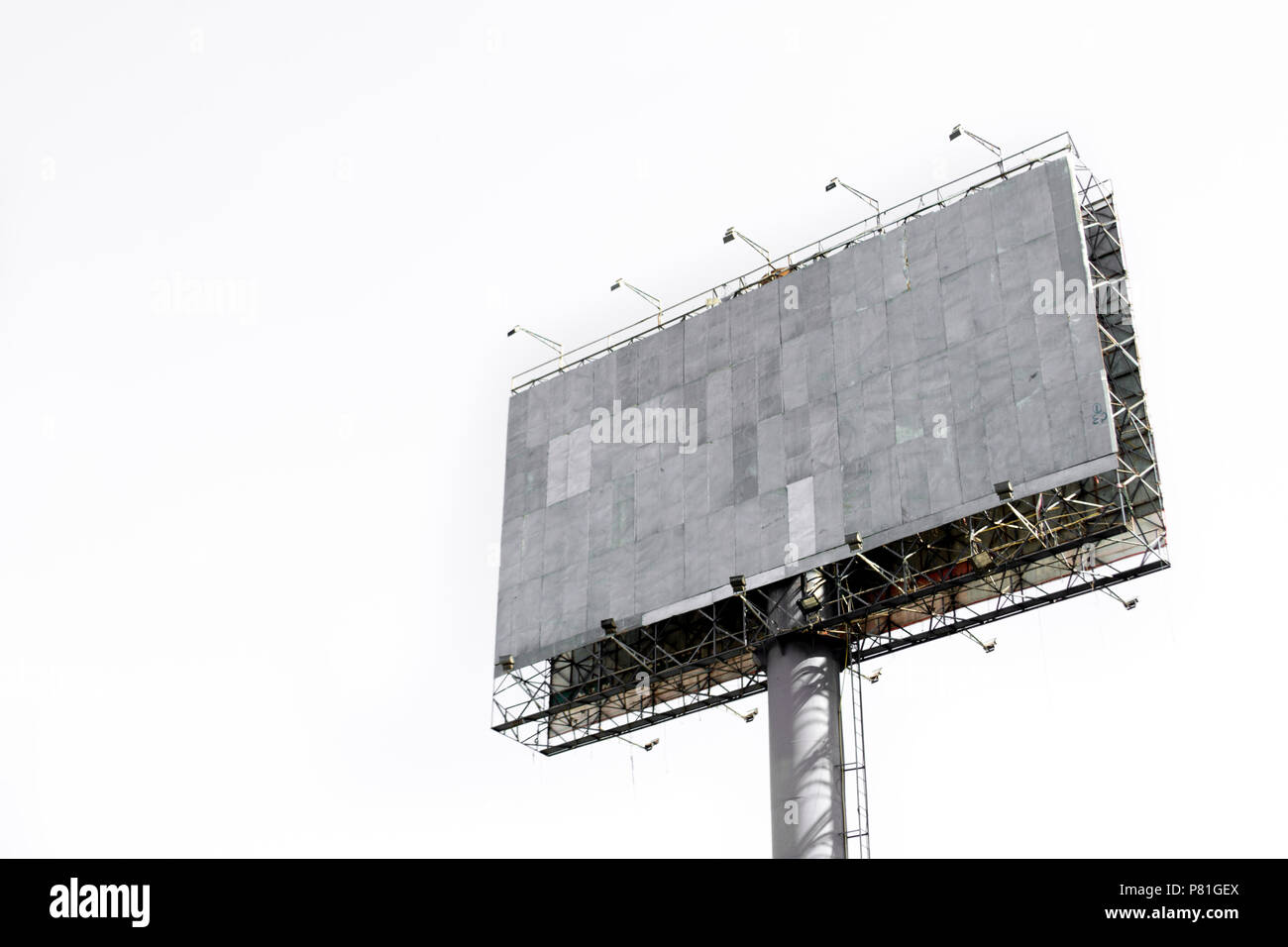 Isolare di Tall cartelloni per la pubblicità Foto Stock