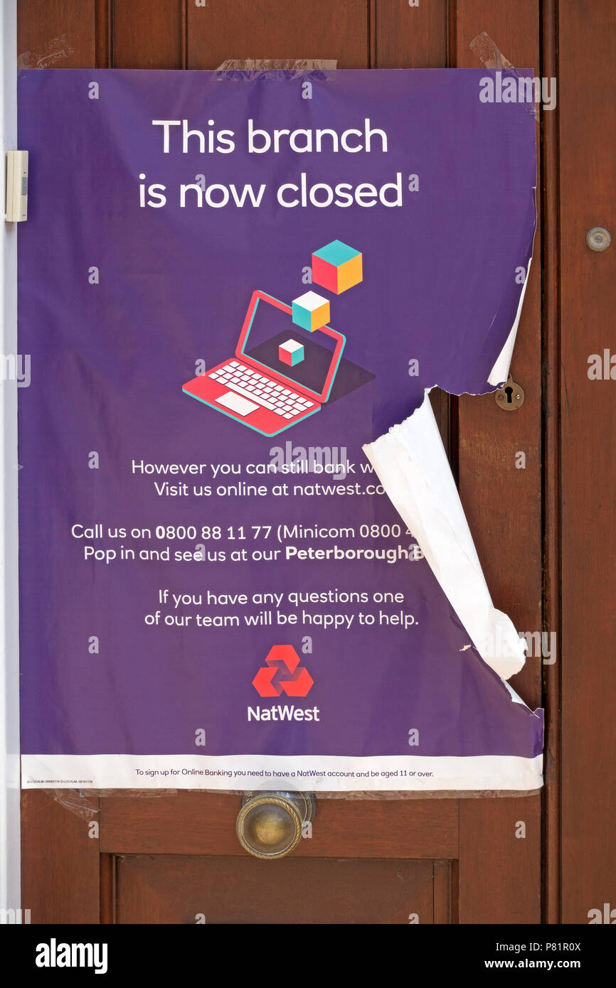 Cartello sulla porta di chiuso National Westminster Bank (Nat West Bank) Stamford High Street Branch, Lincolnshire, England, Regno Unito Foto Stock