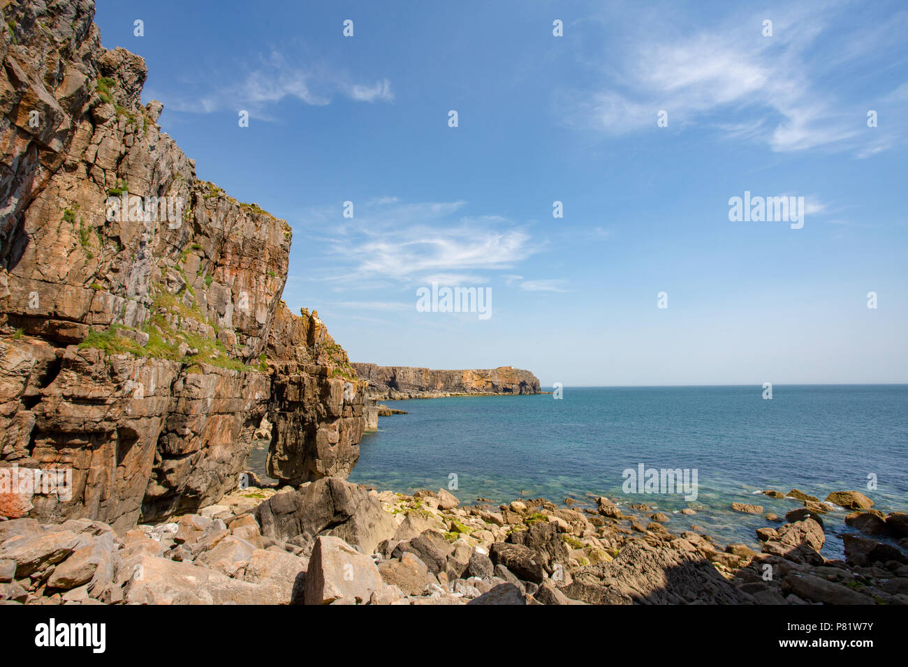 Estate panorami lungo il Pembrokeshire Coast Path nel Galles del Sud, Regno Unito Foto Stock