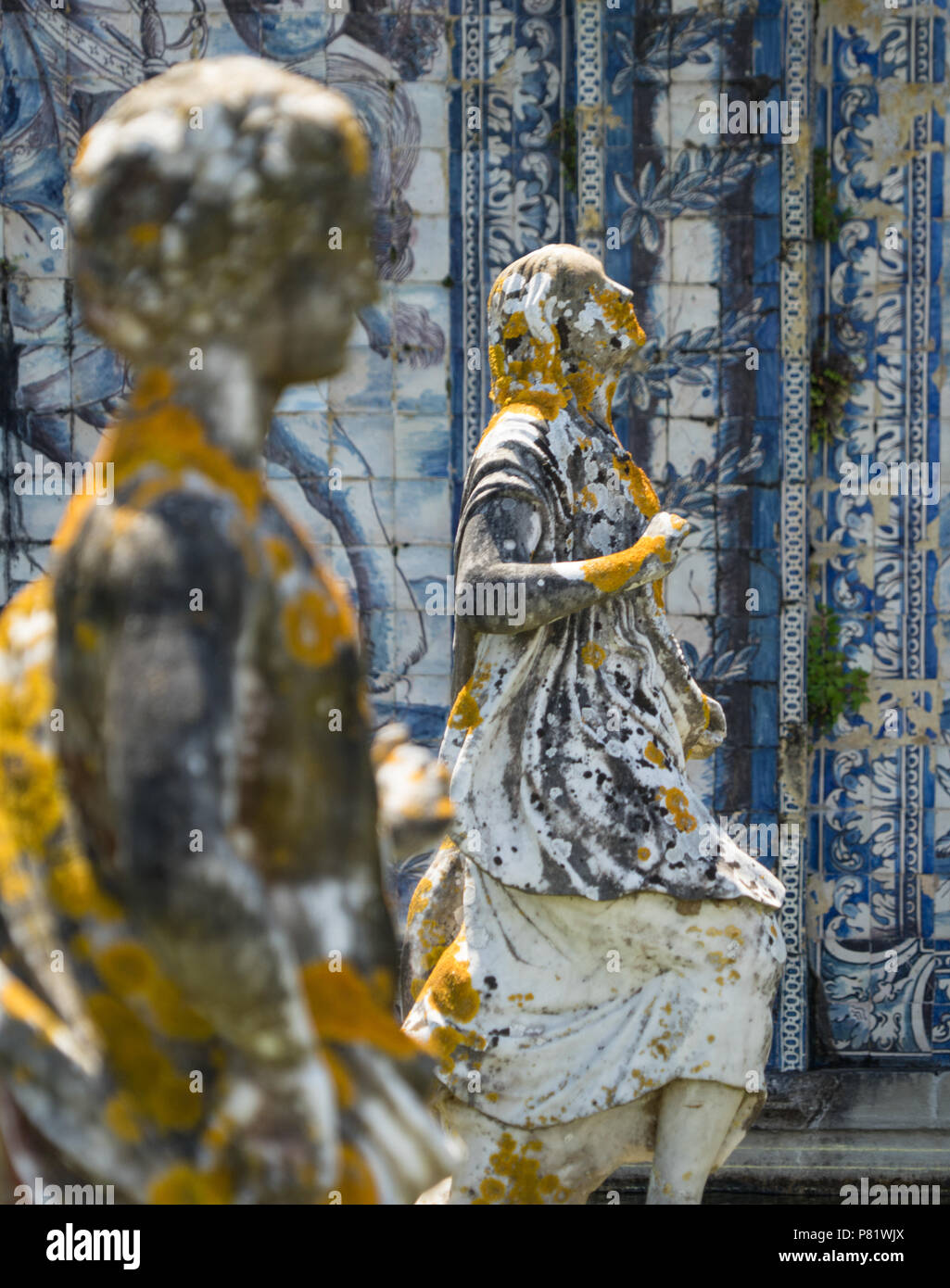 Lisbona, Portogallo, Palacio Fronteira con la sua scultura e il giardino acquatico. Foto Stock