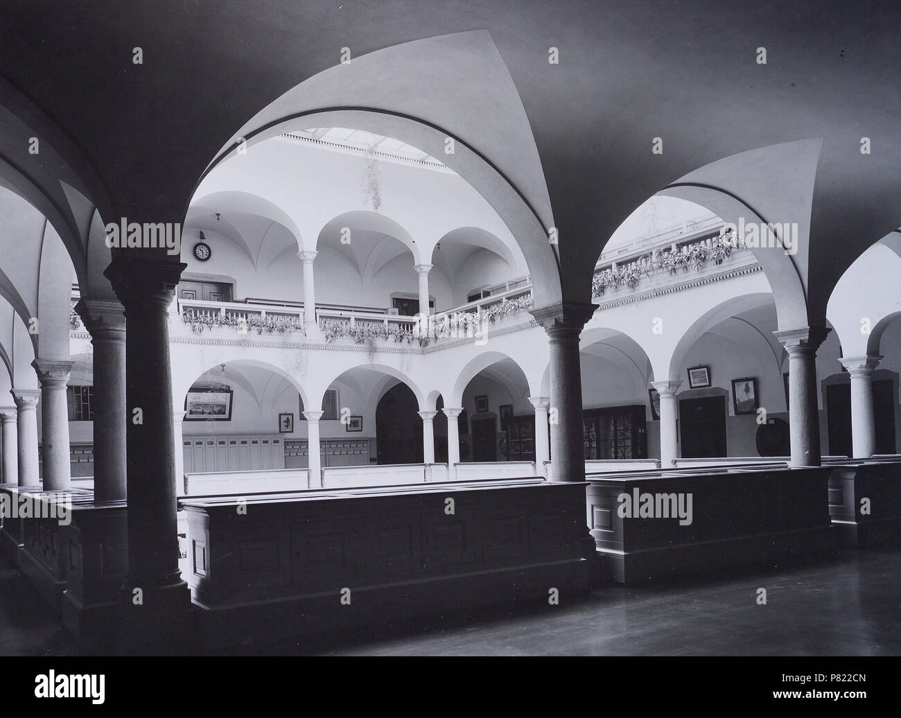 152 ETH-BIB-Zurigo, ETH Zürich, Land- und Forstwirtschaftliches Institut, Westbau (LFW), Lichthof, 1. Stock-Ans 03015-003-FL Foto Stock