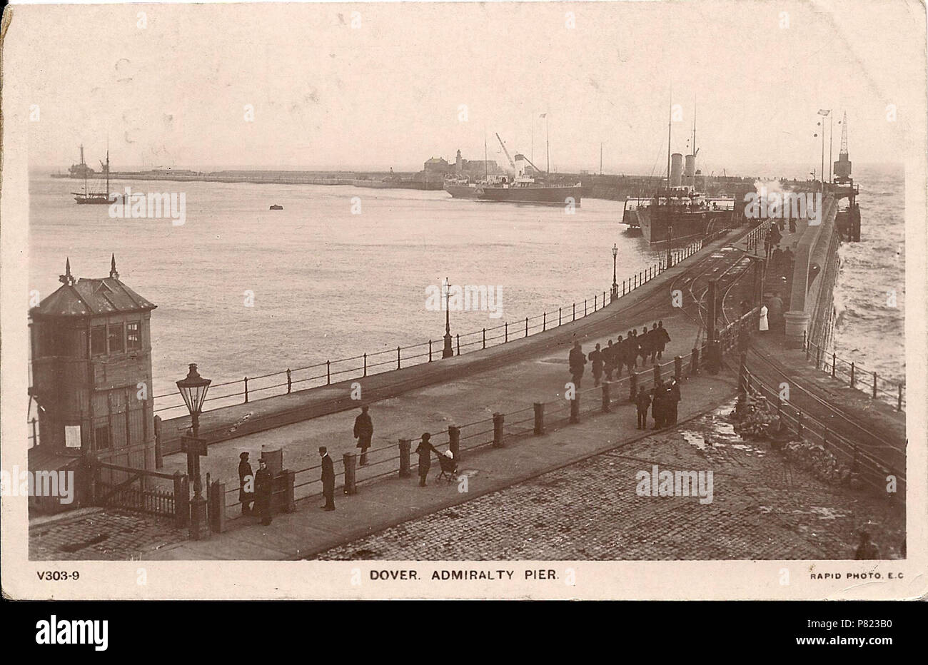 Admiralty Pier stazione ferroviaria . Postally utilizzato 10 Giugno 1910 135 Dover Admiralty Pier stazione ferroviaria Foto Stock