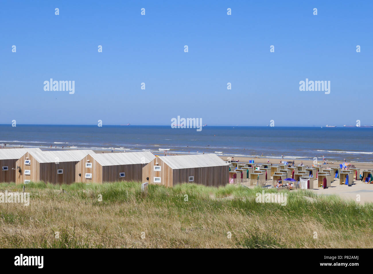 In legno case sulla spiaggia presso la spiaggia di Katwijk aan Zee, OLANDA Foto Stock