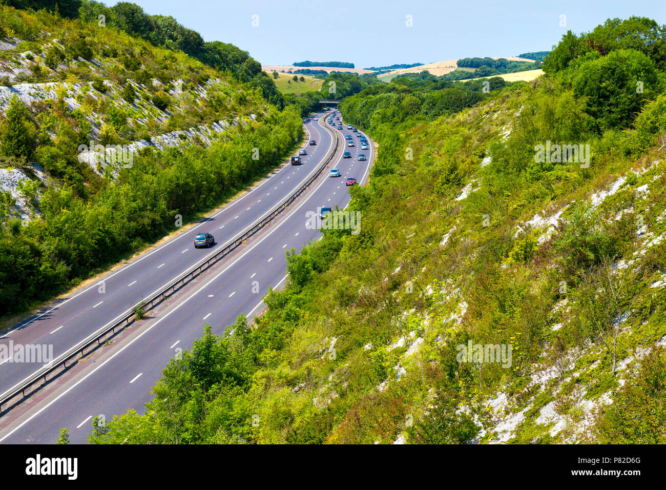 Un27 road attraversando la campagna inglese e nel West Sussex, Regno Unito Foto Stock