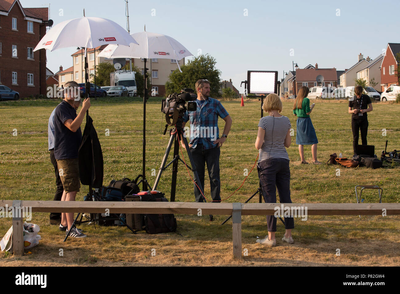 Media film vicino all'indirizzo di Charlie Rowley a Muggleton Road, uno dei Amesbury giovane esposta alla "dose elevata' di novichok. Foto Stock