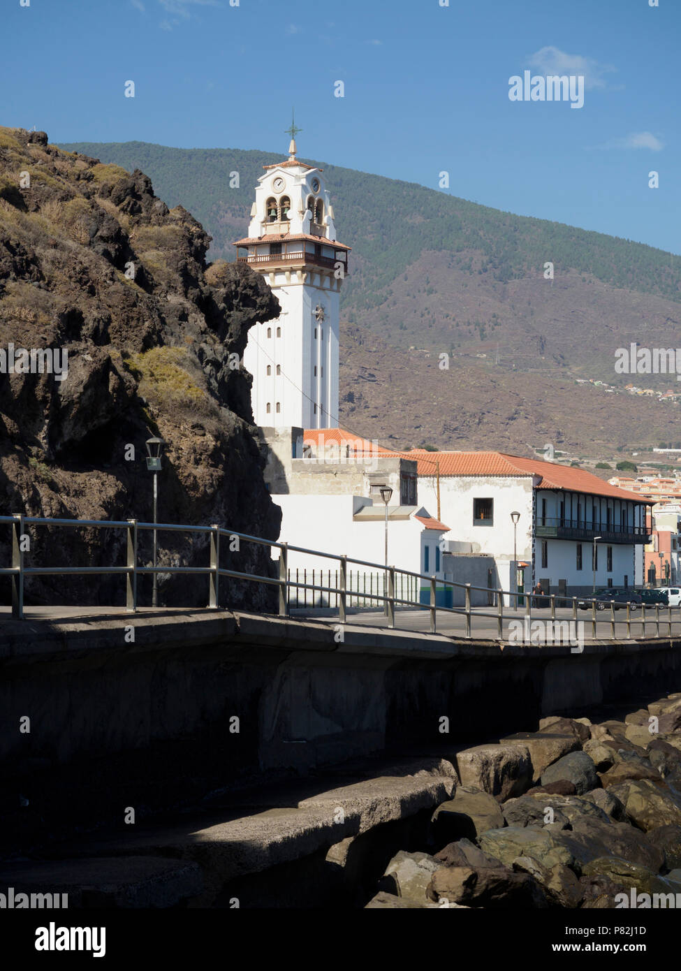 Tenerife, Candelaria - con la Basilica di Nuestra Señora, santuario mariano. Foto Stock