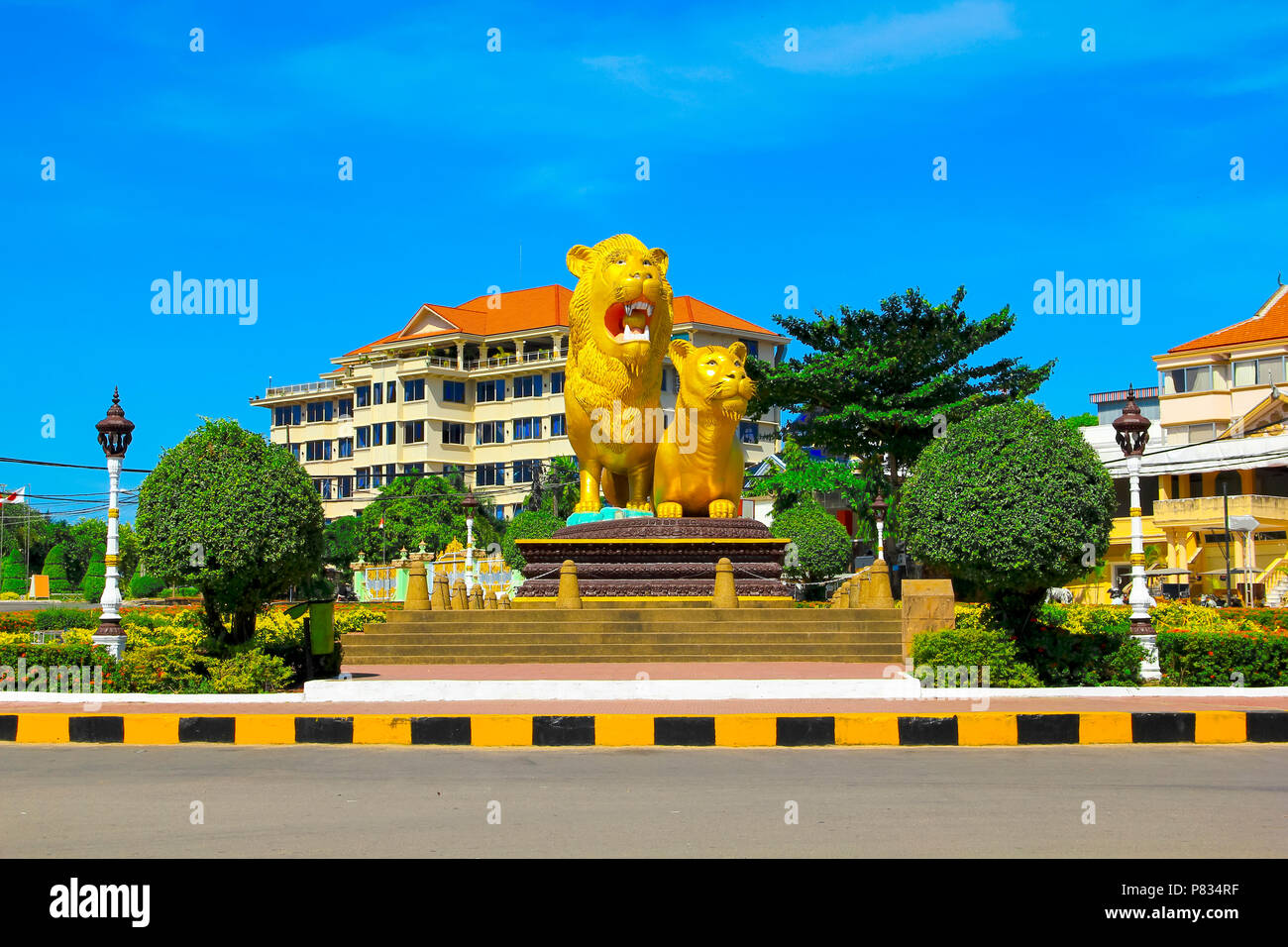 Statua del leone nella città di Sihanoukville, Cambogia. Foto Stock