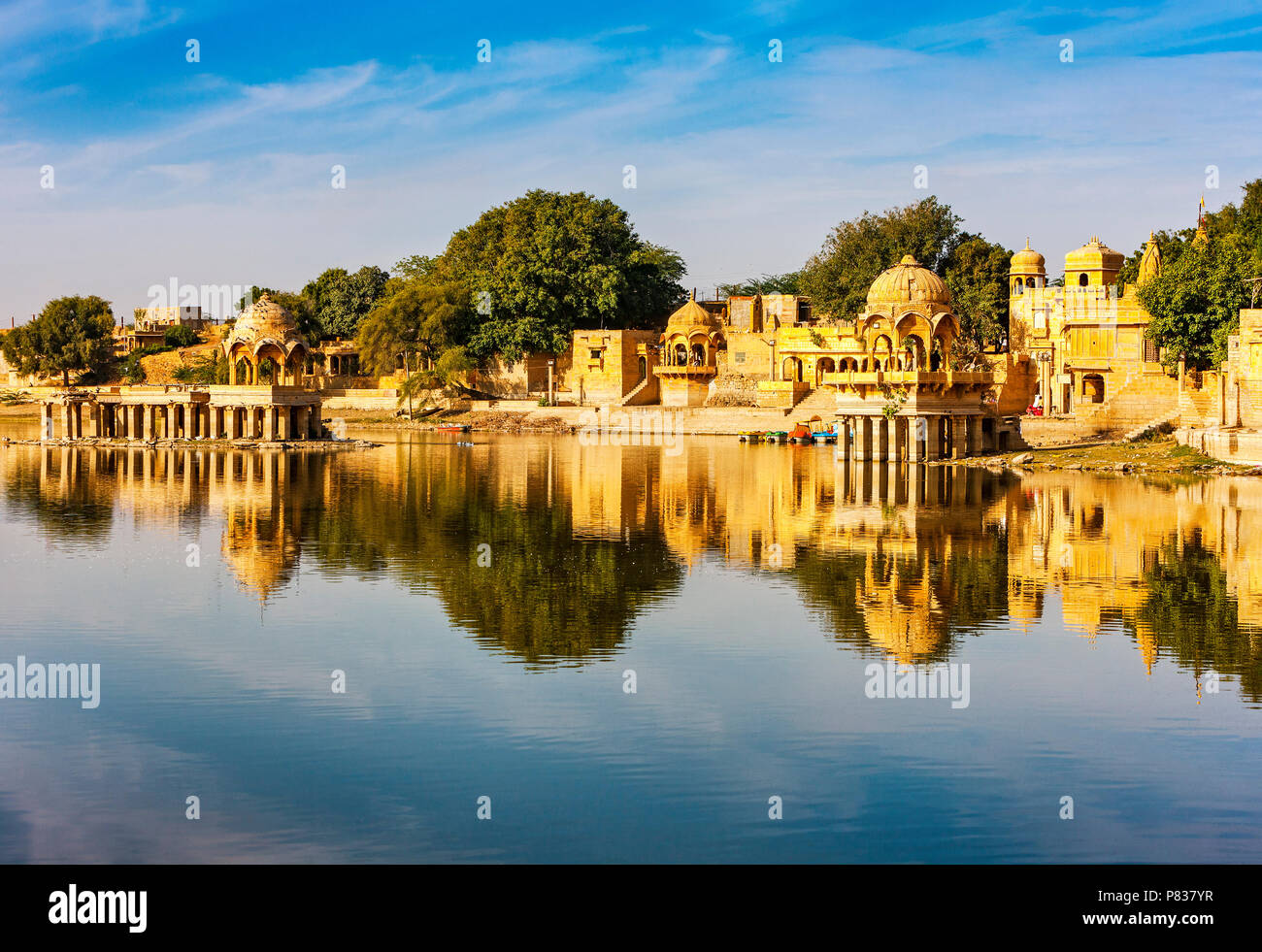 Gadi Sagar (Gadisar) Lago, Jaisalmer, Rajasthan, India. Foto Stock