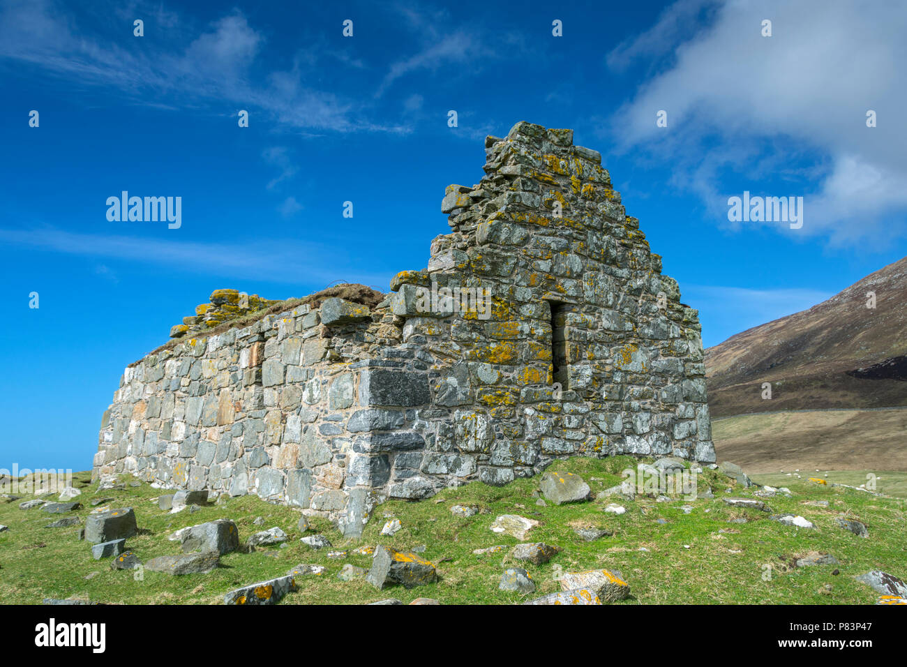 Le rovine di una cappella a Rhub' un Teampaill vicino Northton, vicino Leverburgh, Sud Harris, Western Isles, Scotland, Regno Unito Foto Stock