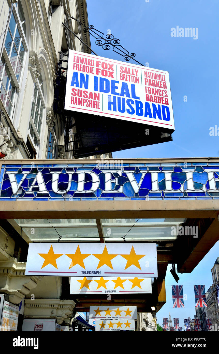 'Un marito ideale" (Oscar Wilde) al Vaudeville Theatre, Strand. Londra, Inghilterra, Regno Unito. Foto Stock