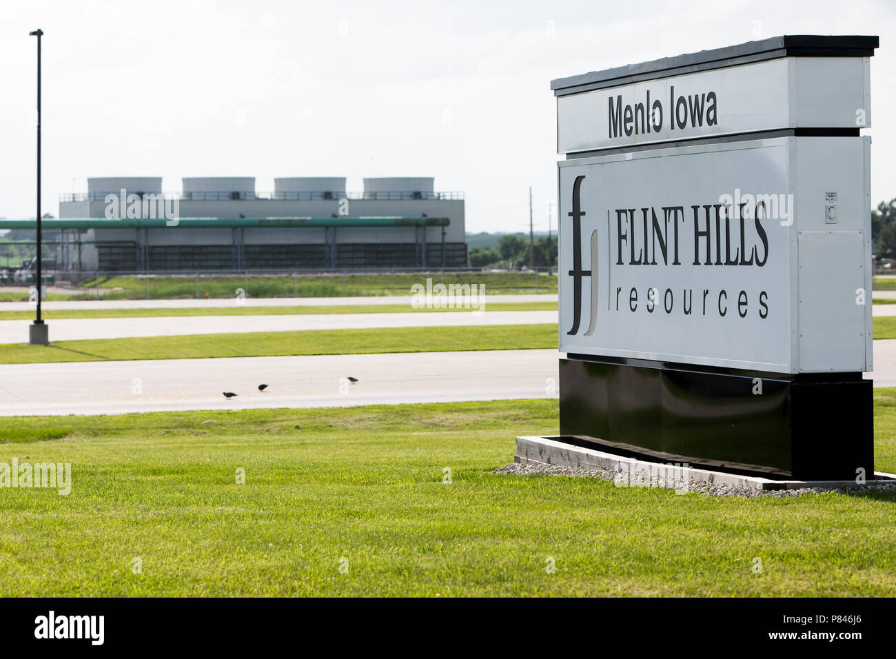 Un segno del logo al di fuori di una struttura occupata dalle colline di pietra focaia Risorse in Menlo, Iowa, il 30 giugno 2018. Foto Stock