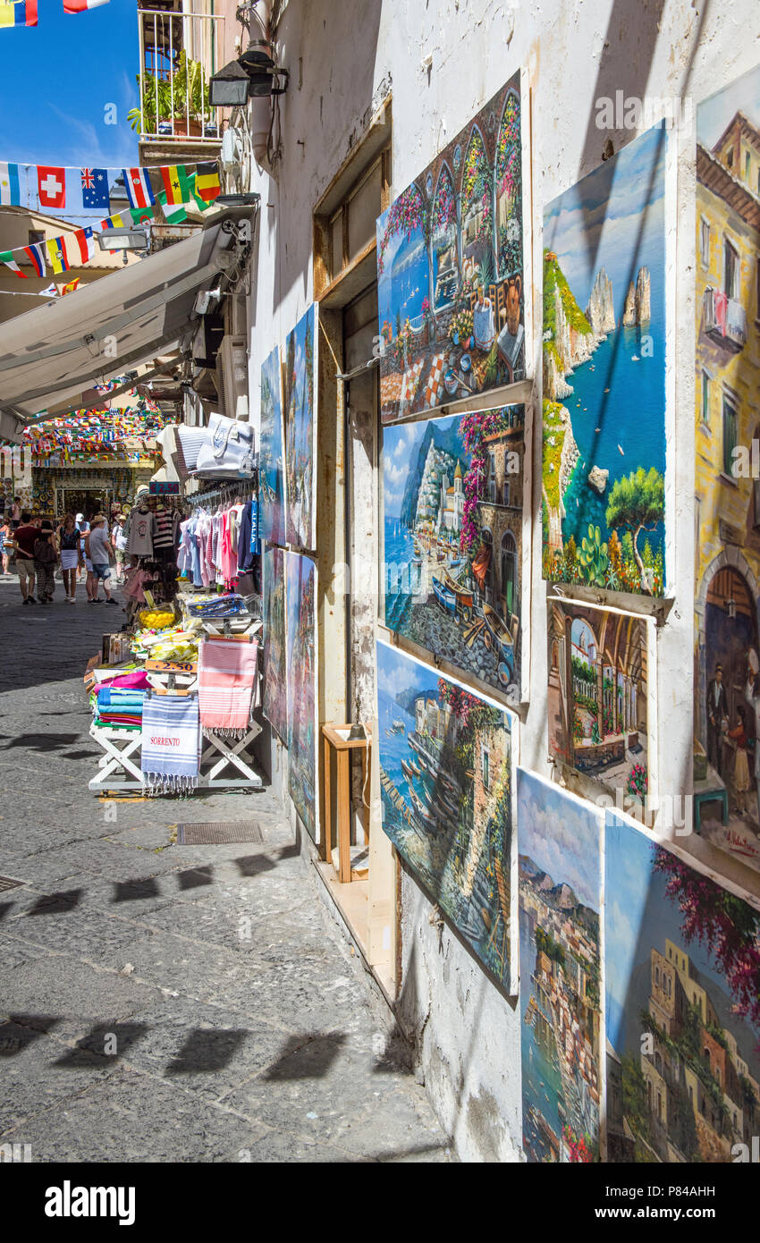 Via San Cesareo off la Piazza Tasso a Sorrento Italia Foto Stock