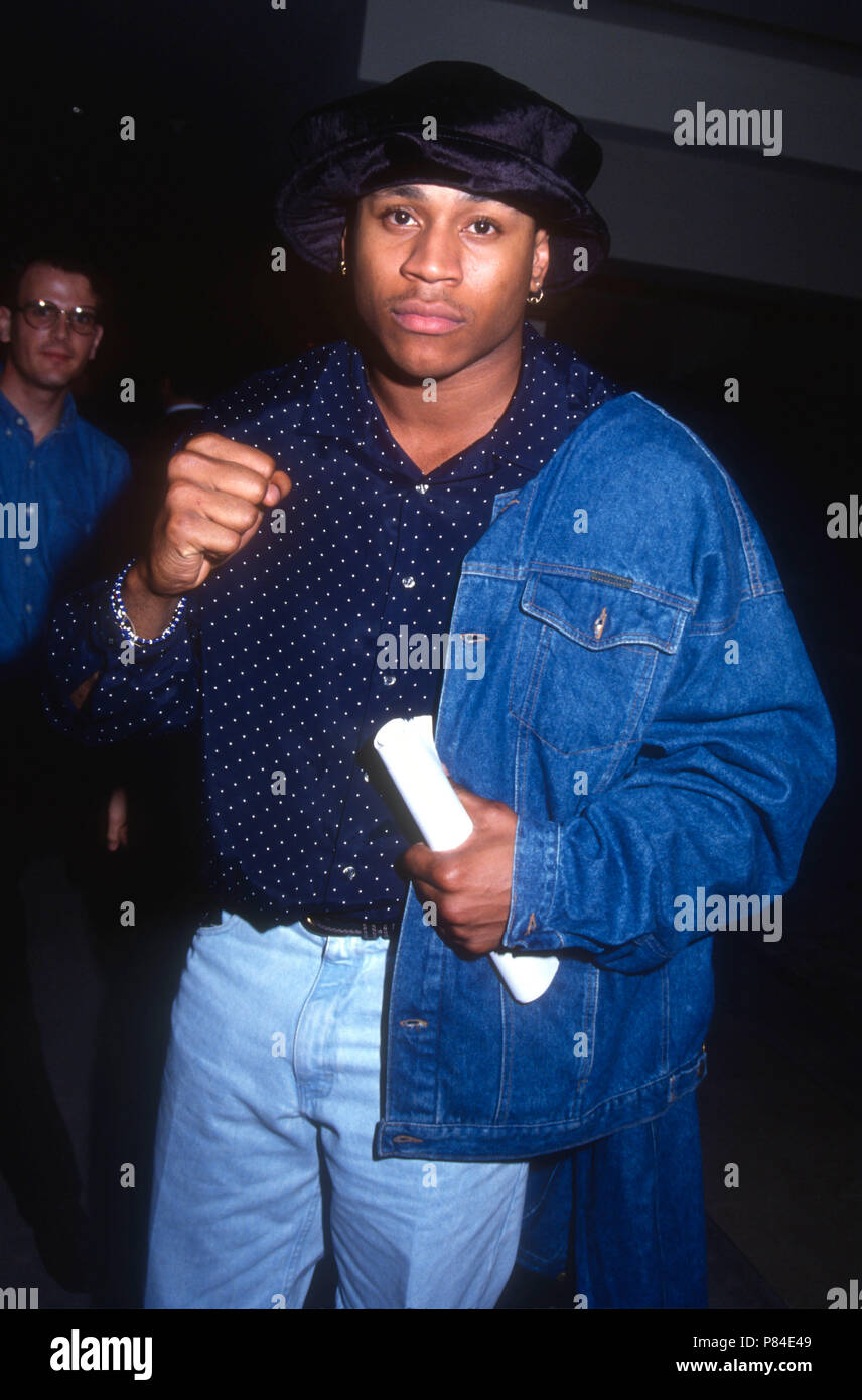 UNIVERSAL City, CA - febbraio 15: Rapper/attore LL Cool J avvistamento su Febbraio 15, 1992 a Universal Sheraton in città universale, California. Foto di Barry re/Alamy Stock Photo Foto Stock