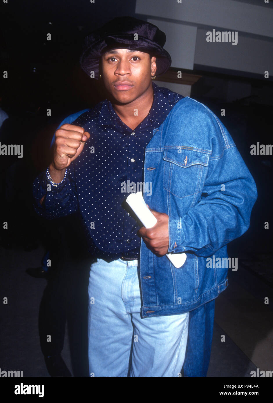 UNIVERSAL City, CA - febbraio 15: Rapper/attore LL Cool J avvistamento su Febbraio 15, 1992 a Universal Sheraton in città universale, California. Foto di Barry re/Alamy Stock Photo Foto Stock