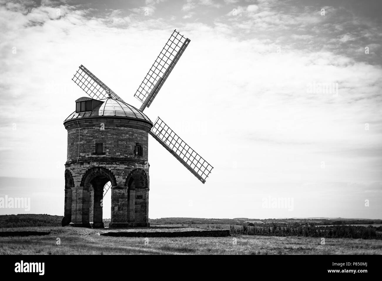 Chesterton Windmill su una giornata d'estate nel Warwickshire, Regno Unito Foto Stock