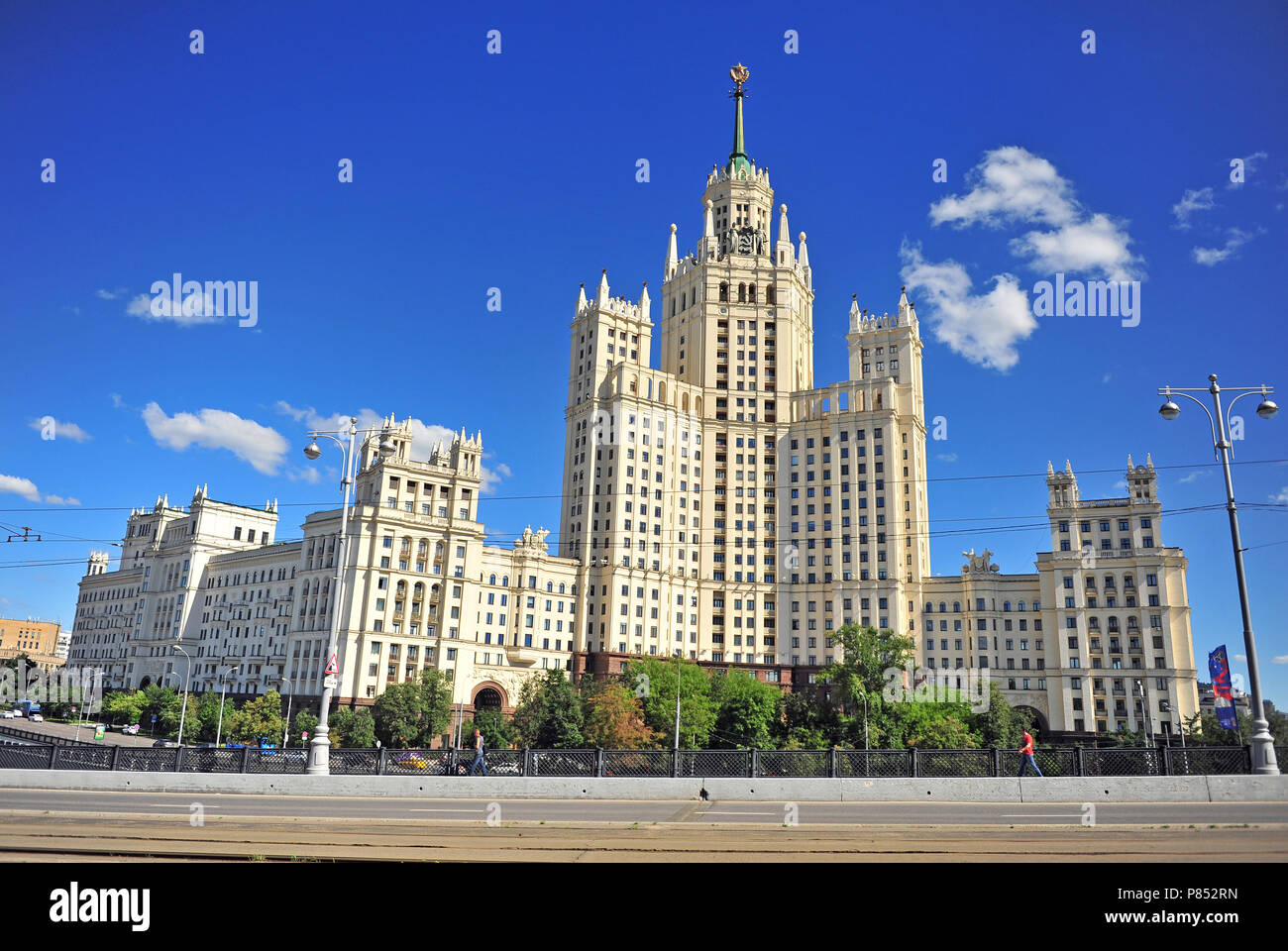 Mosca, Russia - Luglio 02: vista dell'edificio in Stalin Impero stile architettonico, Mosca, Russia il 2 luglio 2018. Foto Stock