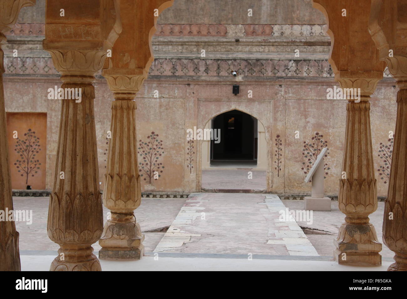 Diwan- E- Aam è un palazzo delicato che può essere visto mentre si visita il Forte Amber. Foto Stock