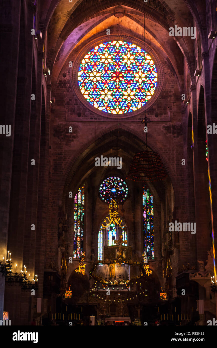 PALMA DI MALLORCA, Spagna - 23 giugno 2018: Interno della cattedrale di Santa Maria di Palma, noto anche come La Seu. Palma di Maiorca, Spagna la cattedrale o Foto Stock