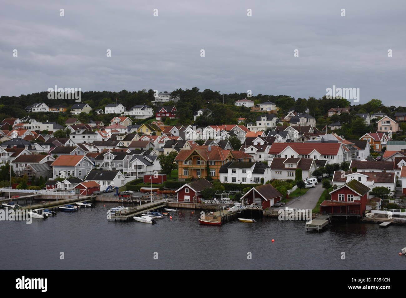 Langesund, Norwegen, Stadt, Dorf, Leuchtturm, Autofähre, Abschied, bunker, Festung, Küste, Hügel, Befestigung, Haus, Häuser, Küste, Hafen, Telemark, W Foto Stock