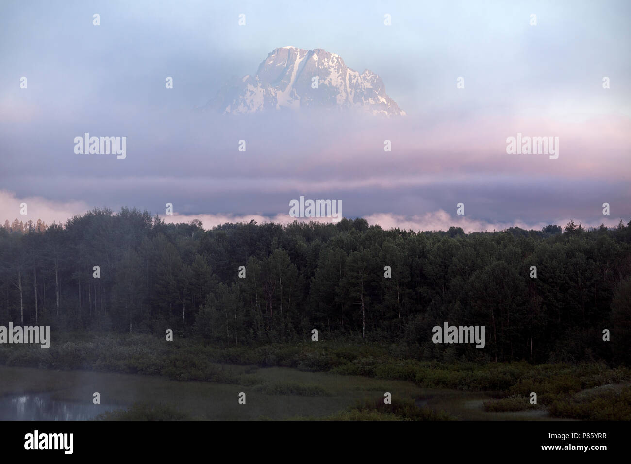 WY02784-00...WYOMING - Alba sul Monte Moran nel Parco Nazionale di Grand Teton. Foto Stock