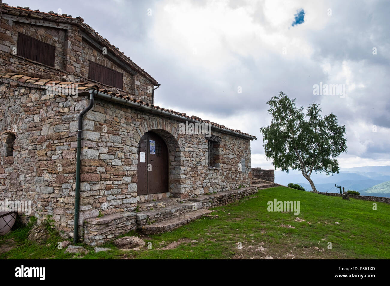 Viste dal Ermita de Sant Antoni, Saint Anthonys hermitage affacciato Camprodon dei Pirenei catalani, Spagna Foto Stock