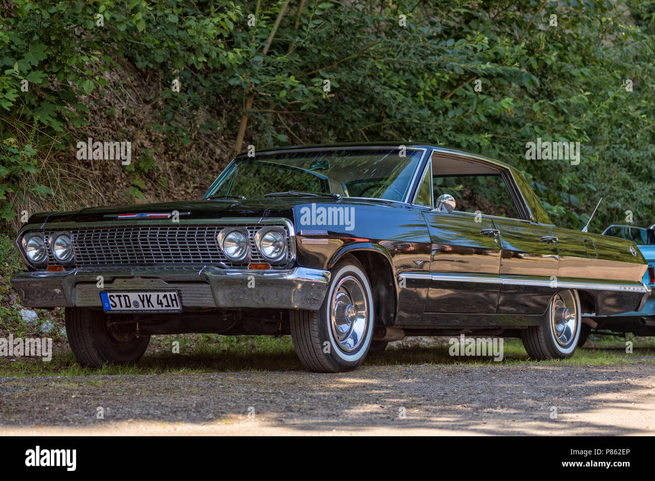 Stade, Germania - Luglio 8, 2018: un'annata 1963 Chevrolet Impala al quinto periodo estivo ci guida car meeting. Foto Stock