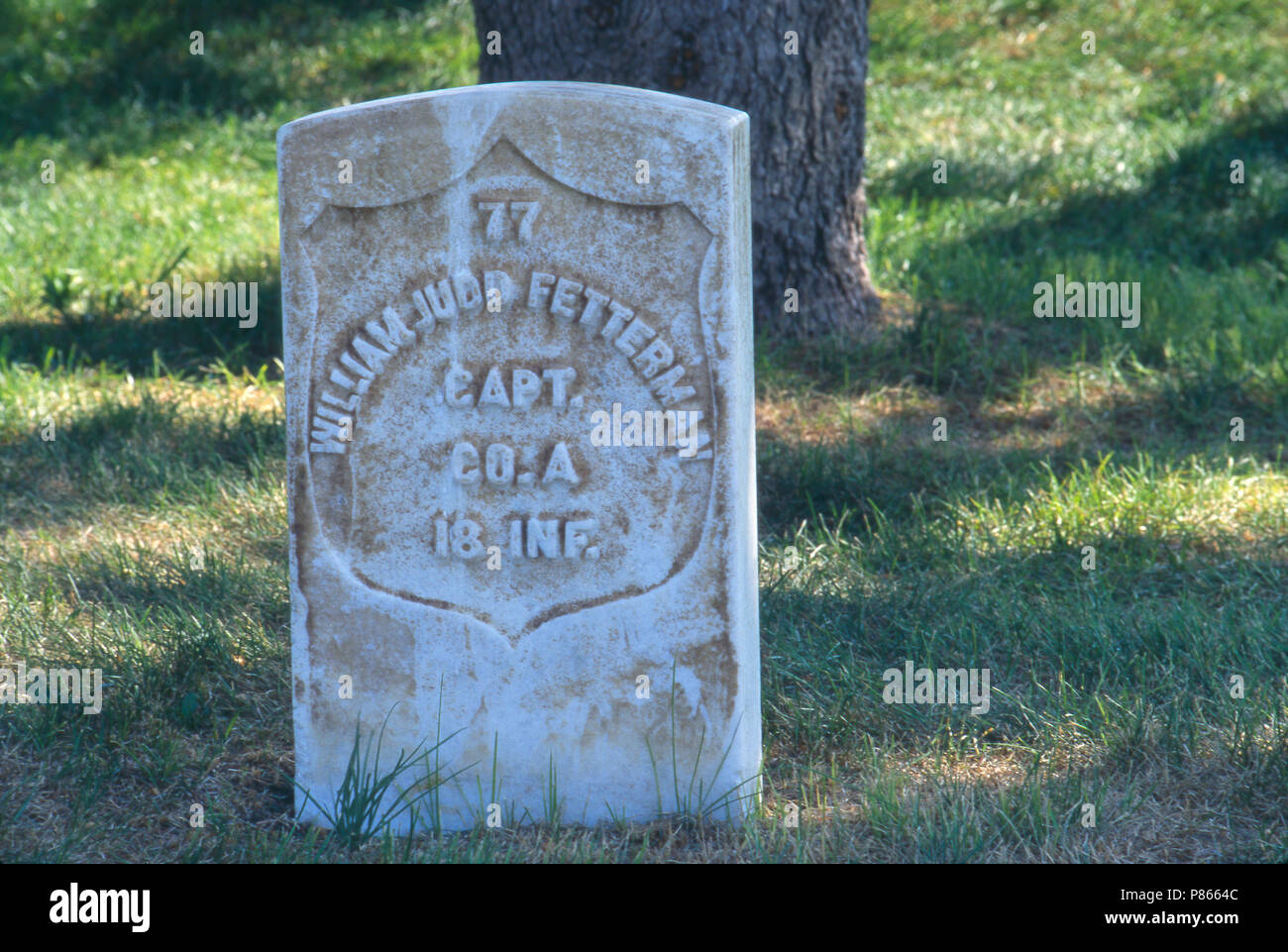 Il cap. William Fetterman la sua tomba, Custer Cimitero Nazionale, Montana. Fotografia Foto Stock