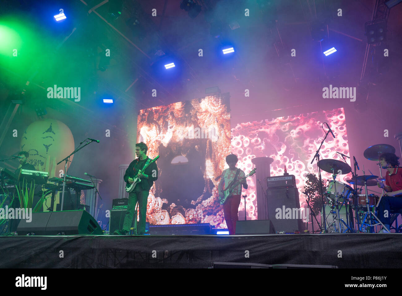 MGMT performing live sul palco del Somerset House di Londra come parte del Somerset House serie d'estate. Data foto: lunedì 9 luglio 2018. Foto: Roger Garfield/Alamy Foto Stock