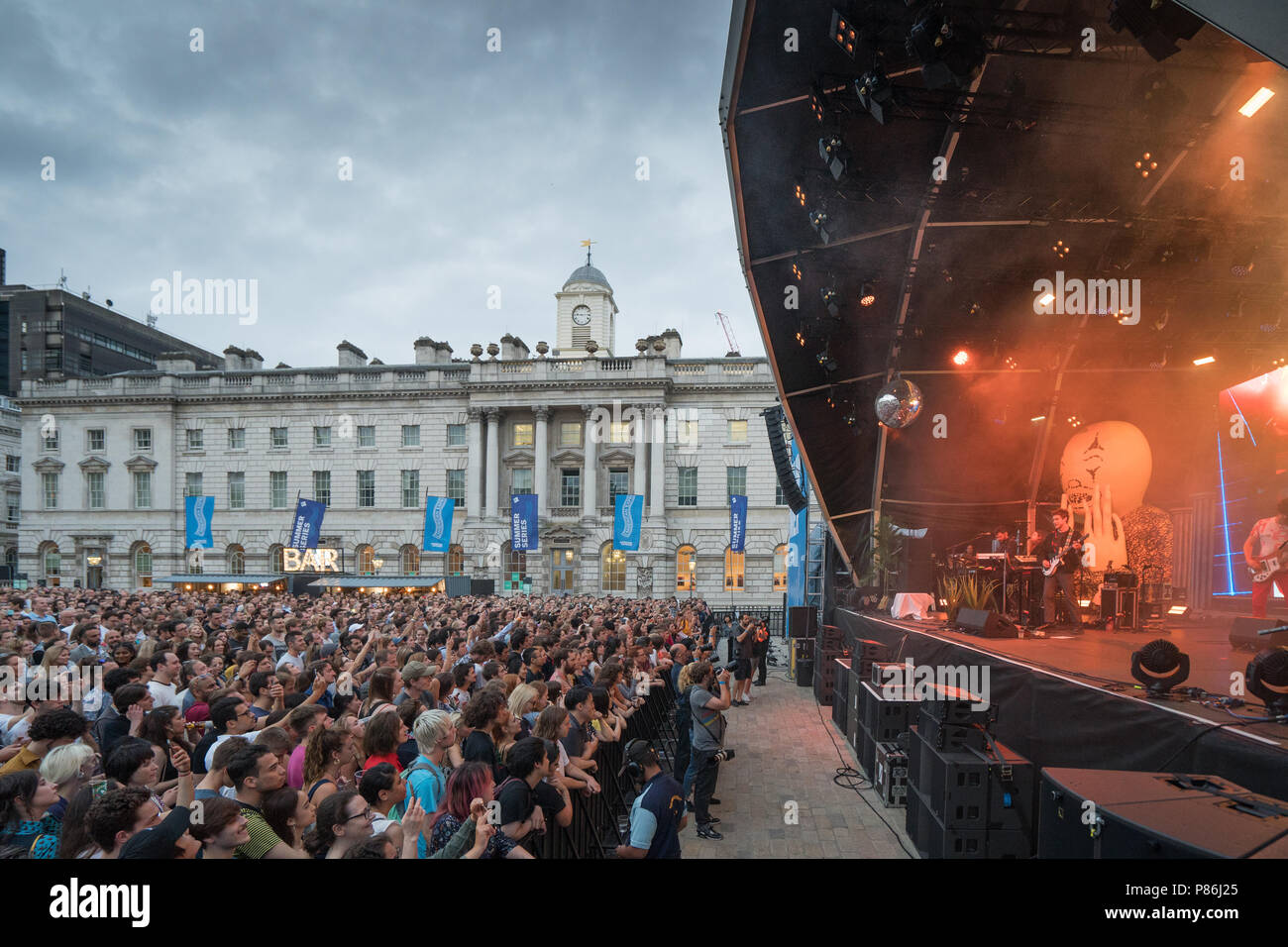 MGMT performing live sul palco del Somerset House di Londra come parte del Somerset House serie d'estate. Data foto: lunedì 9 luglio 2018. Foto: Roger Garfield/Alamy Foto Stock