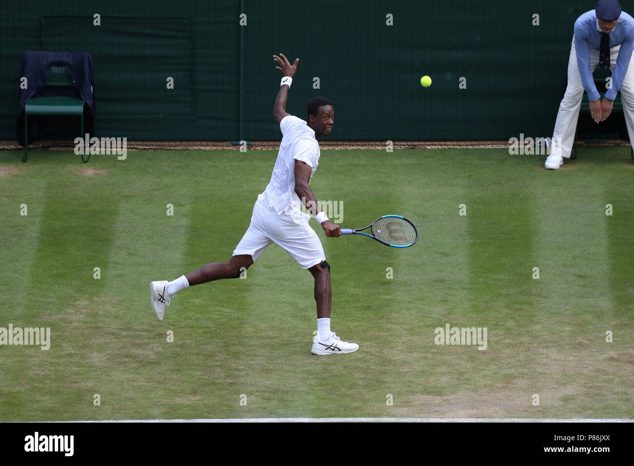 Londra, Regno Unito. Londra, Regno Unito. Il 9 luglio 2018, All England Lawn Tennis e Croquet Club di Londra, Inghilterra; Wimbledon Tennis campionati, giorno 7; Gael Monfils (FRA) durante la sua partita contro Kevin Anderson (RSA) Credit: Azione Plus immagini di sport/Alamy Live News Foto Stock