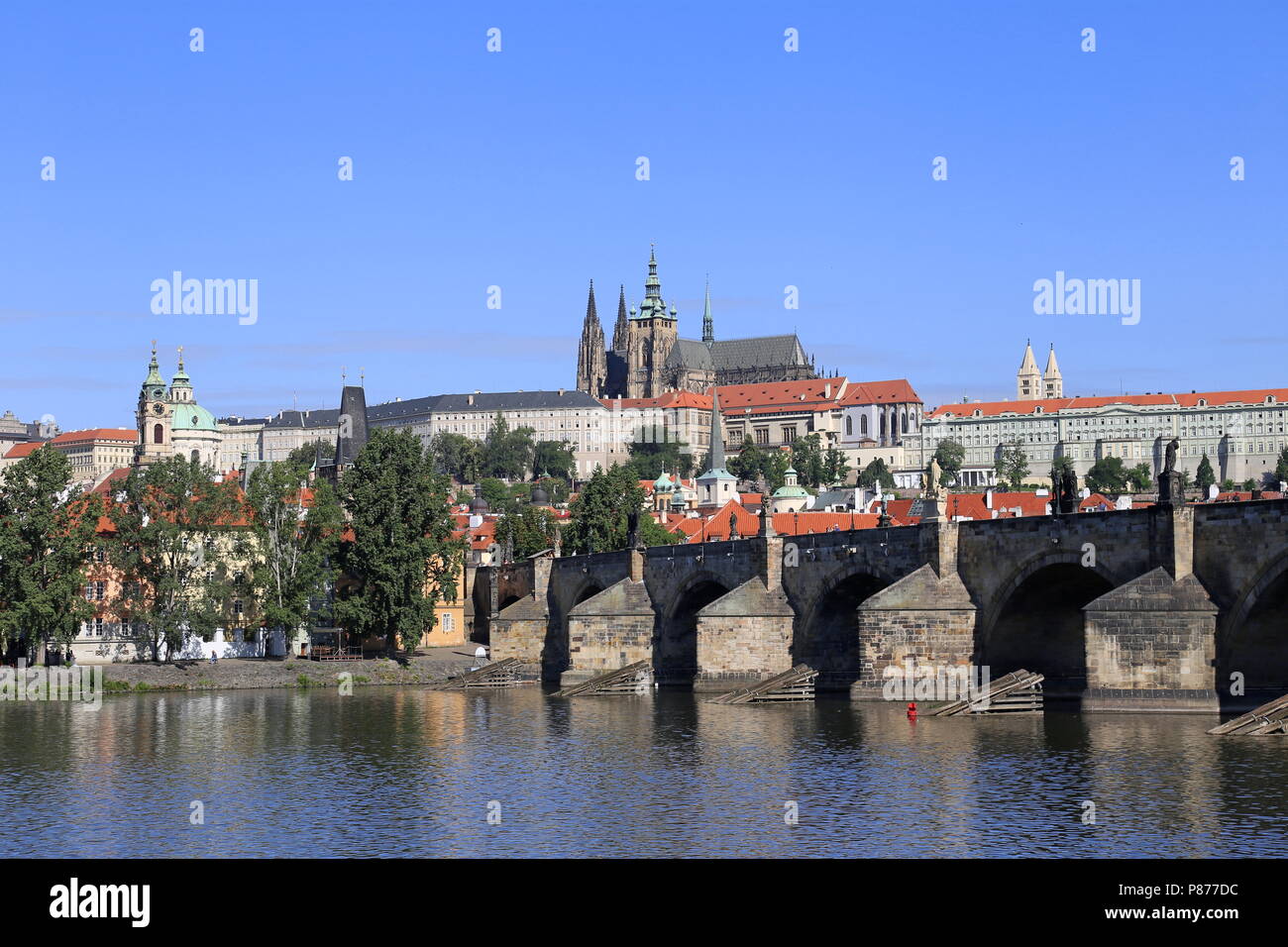 Il Ponte Carlo e la Cattedrale di San Vito, Praga Cechia (Repubblica Ceca), Europa Foto Stock