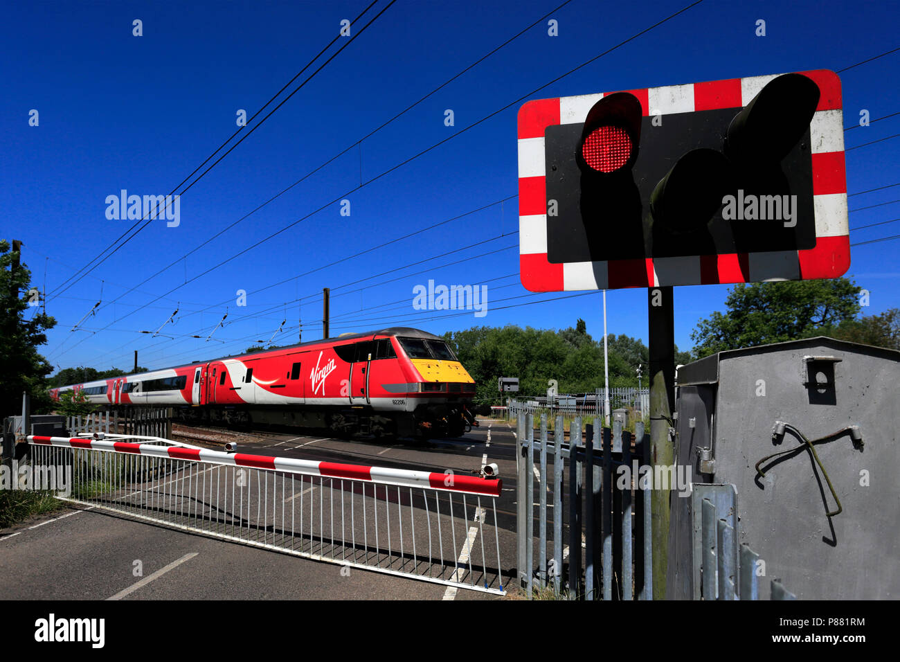 Virgin Trains 82 206, East Coast Main Line Railway, Peterborough, CAMBRIDGESHIRE, England, Regno Unito Foto Stock