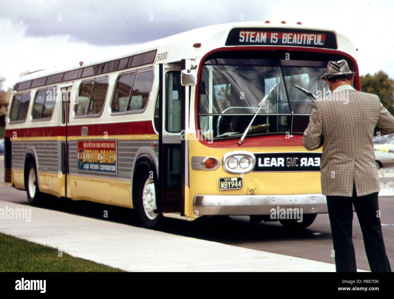Mostra al primo simposio sulla bassa potenza di inquinamento dello sviluppo di sistemi ...Ottobre 1973 --Lear Bus a vapore Foto Stock