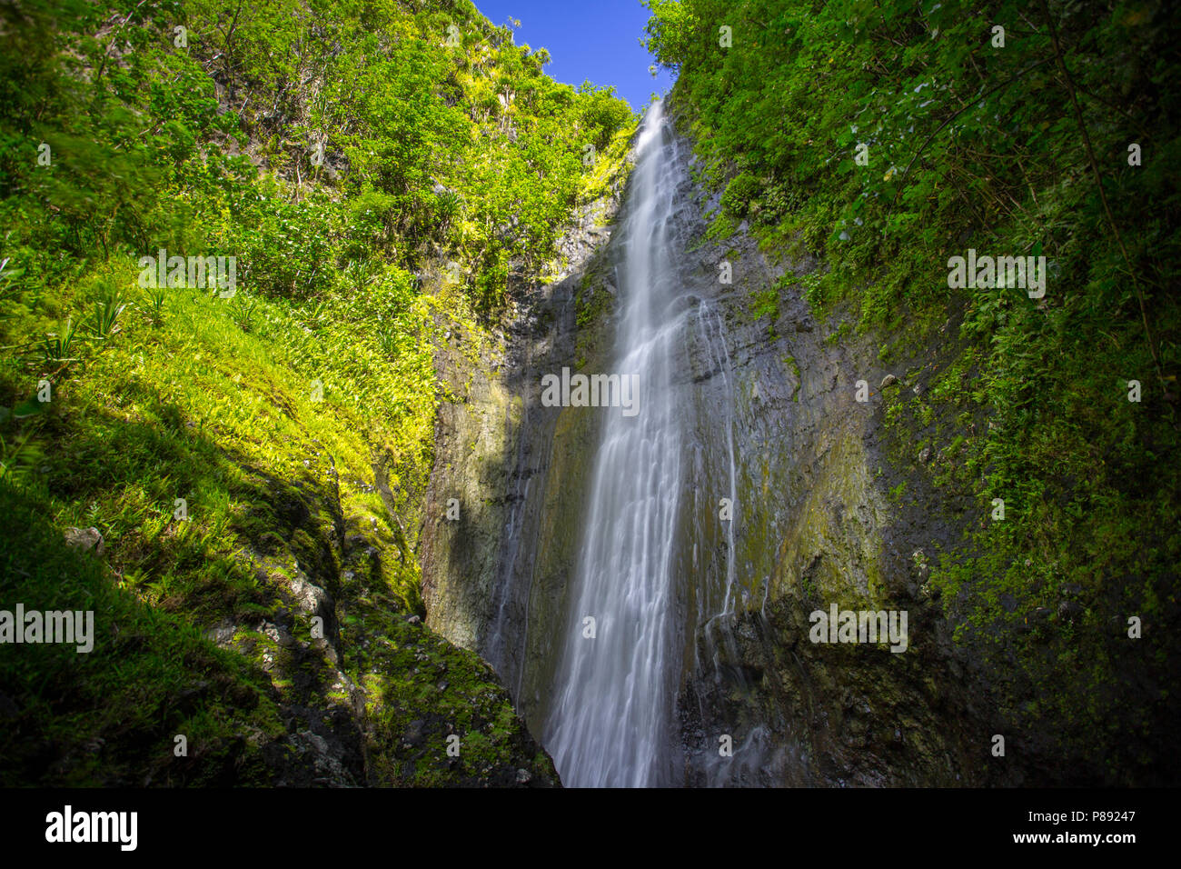 New Scenic 5 posti una cascata di Fatu Hiva, Isole Marchesi Foto Stock