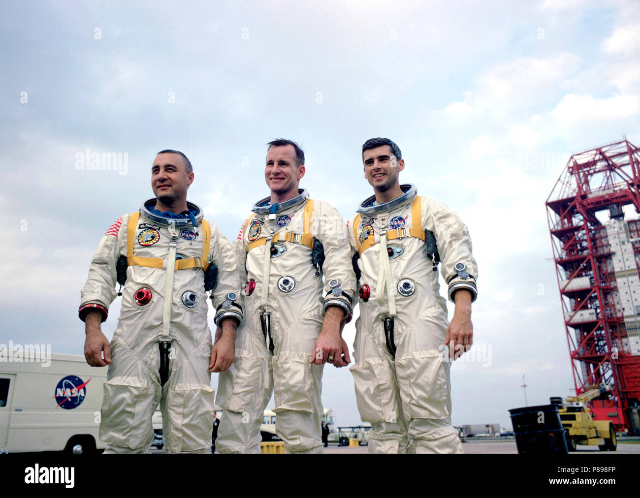 Il primo equipaggio della NASA prima presidiati Apollo volo spaziale, nominato il 21 marzo 1966, sono illustrati durante il corso di formazione in Florida. L a rari gli astronauti Virgil I. Grissom, Edward H. White II, e Roger Chaffee Foto Stock