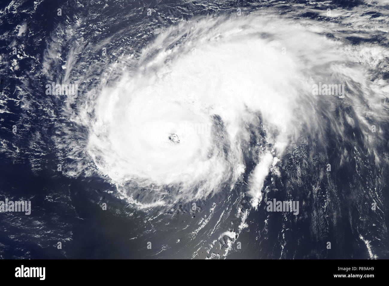 NASA Aqua Satellite cattura uragano Danielle Agosto 26, 2010 a 1100 a.m. Ora solare Atlantico (AST) STATI UNITI National Hurricane Center (NHC) riportato ha riferito che Danielle è stata una categoria 2 uragano Foto Stock