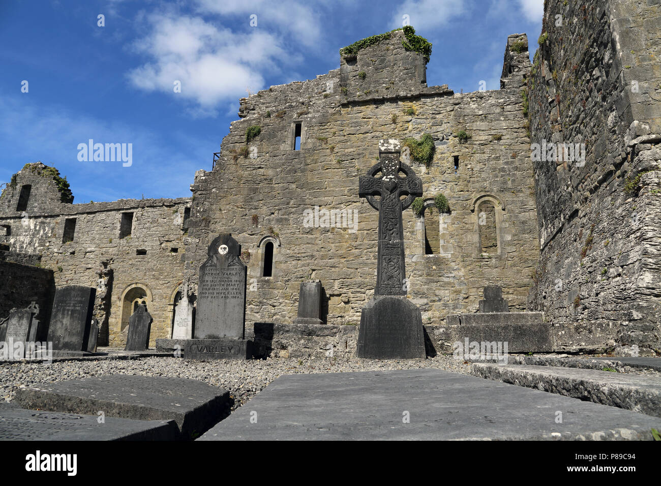 Cong Abbey è un sito storico situato a Cong, sul confine delle contee di Galway e Mayo, in Irlanda la provincia di Connacht. Le rovine della ex Foto Stock