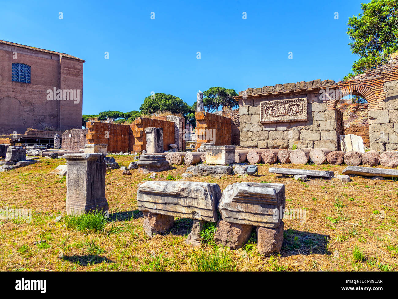 Fra le antiche rovine di Roma. Foto Stock