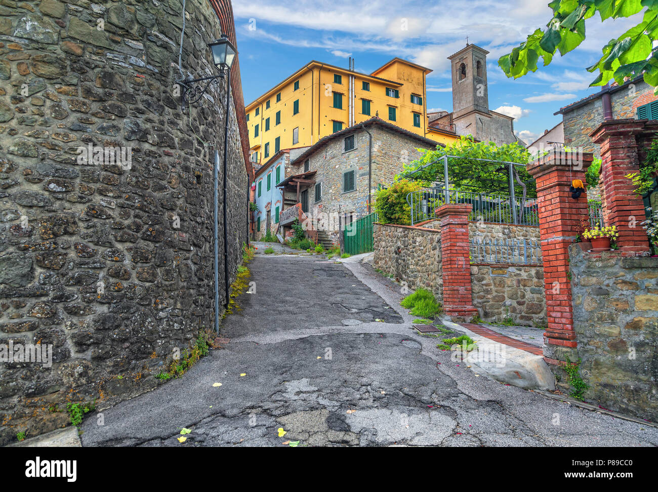 L antica città italiana di Montecatini Alto. Foto Stock