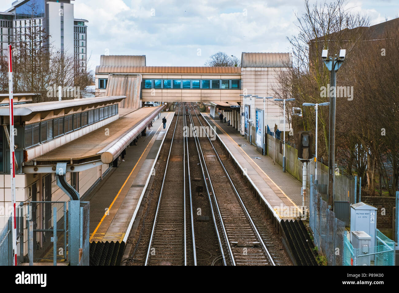 FELTHAM, Regno Unito - 16 Marzo 2018: vista aerea di Feltham Railway Station. Feltham, Regno Unito Foto Stock