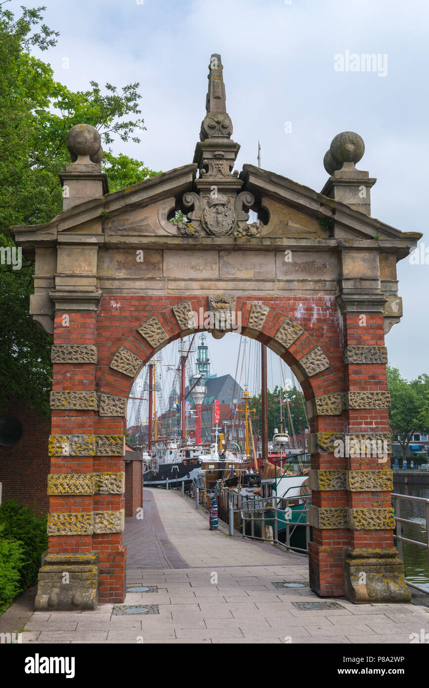 Porto "Ratsdelft' light ship 'Deutsche Bucht', centro di Emden, Frisia orientale, Bassa Sassonia, Germania, Europa Foto Stock