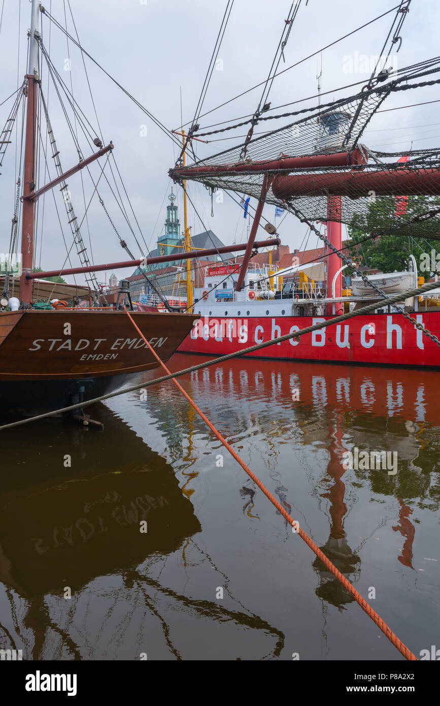 Porto "Ratsdelft' light ship 'Deutsche Bucht', centro di Emden, Frisia orientale, Bassa Sassonia, Germania, Europa Foto Stock